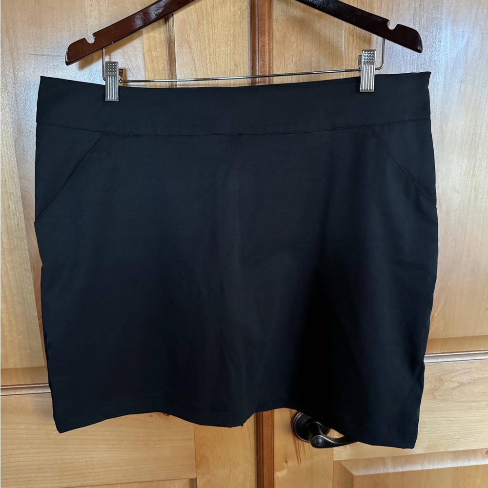 Antigua Golf Skort. Desert Dry Moisture Wicking Fabric. Built in Shorts. Size 14